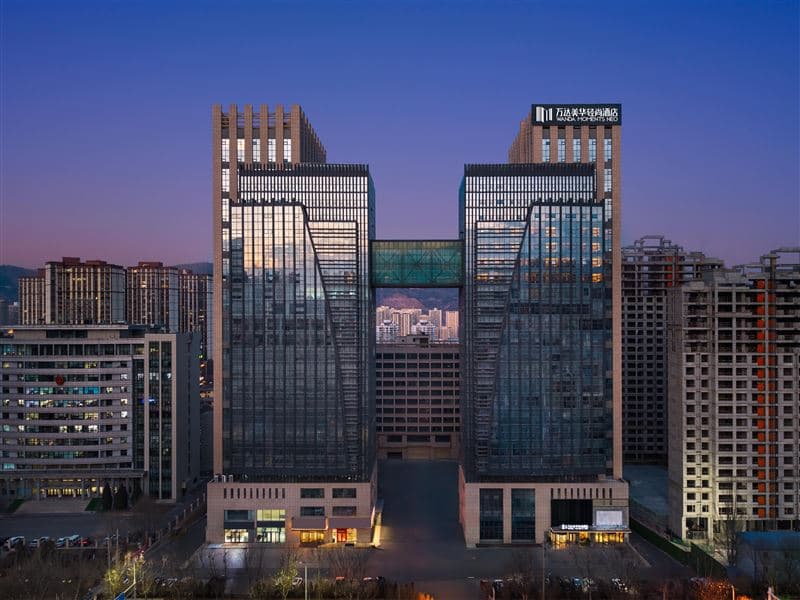 西宁昆仑东路万达美华轻尚酒店豪华双床房【意大利洗护沐+深睡床垫+加湿器】2天1晚