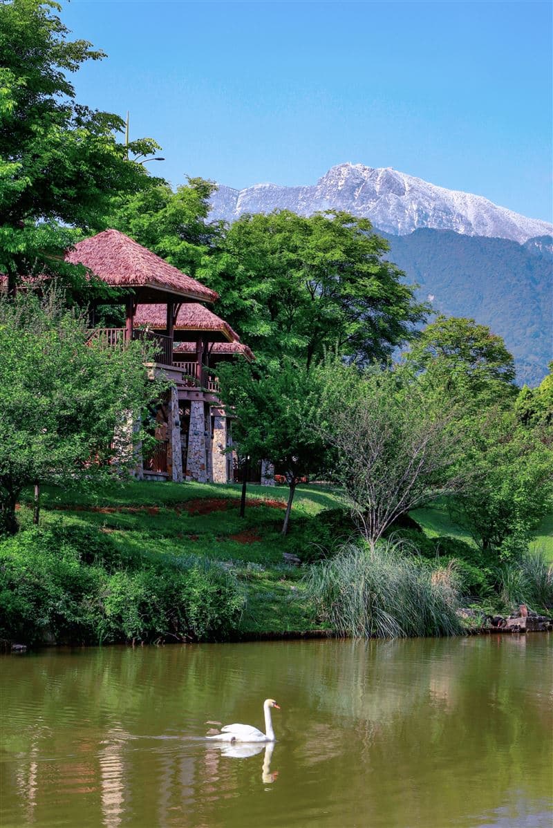 峨眉山乌兰度假酒店豪华园景驷马屋3天2晚套餐(可拆分)